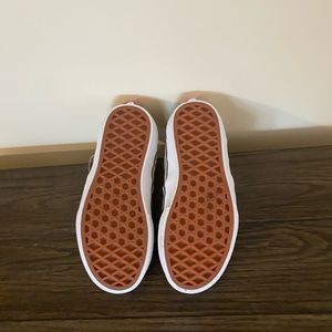 Size 13 (youth) boys vans (never worn)